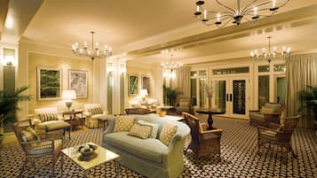 Couples treatment rooms, sauna, hot tub, steam room, body treatments