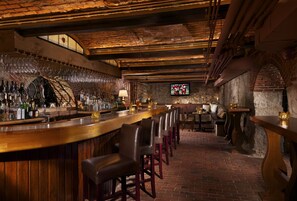 3 bars/lounges, poolside bar