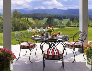 9 restaurants, breakfast, lunch, dinner served; American cuisine  - Omni Mount Washington Resort & Spa (Bretton Woods)