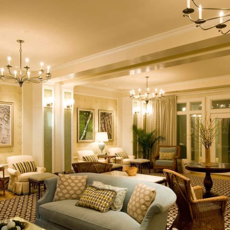 Couples treatment rooms, sauna, hot tub, steam room, body treatments