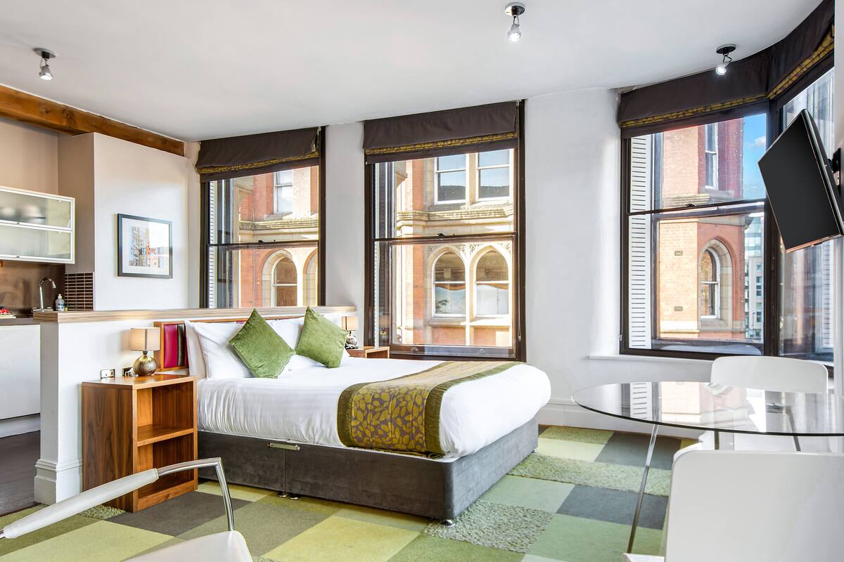 Liberty Suite | 办公桌、熨斗/熨衣板、旅行婴儿床、免费 WiFi