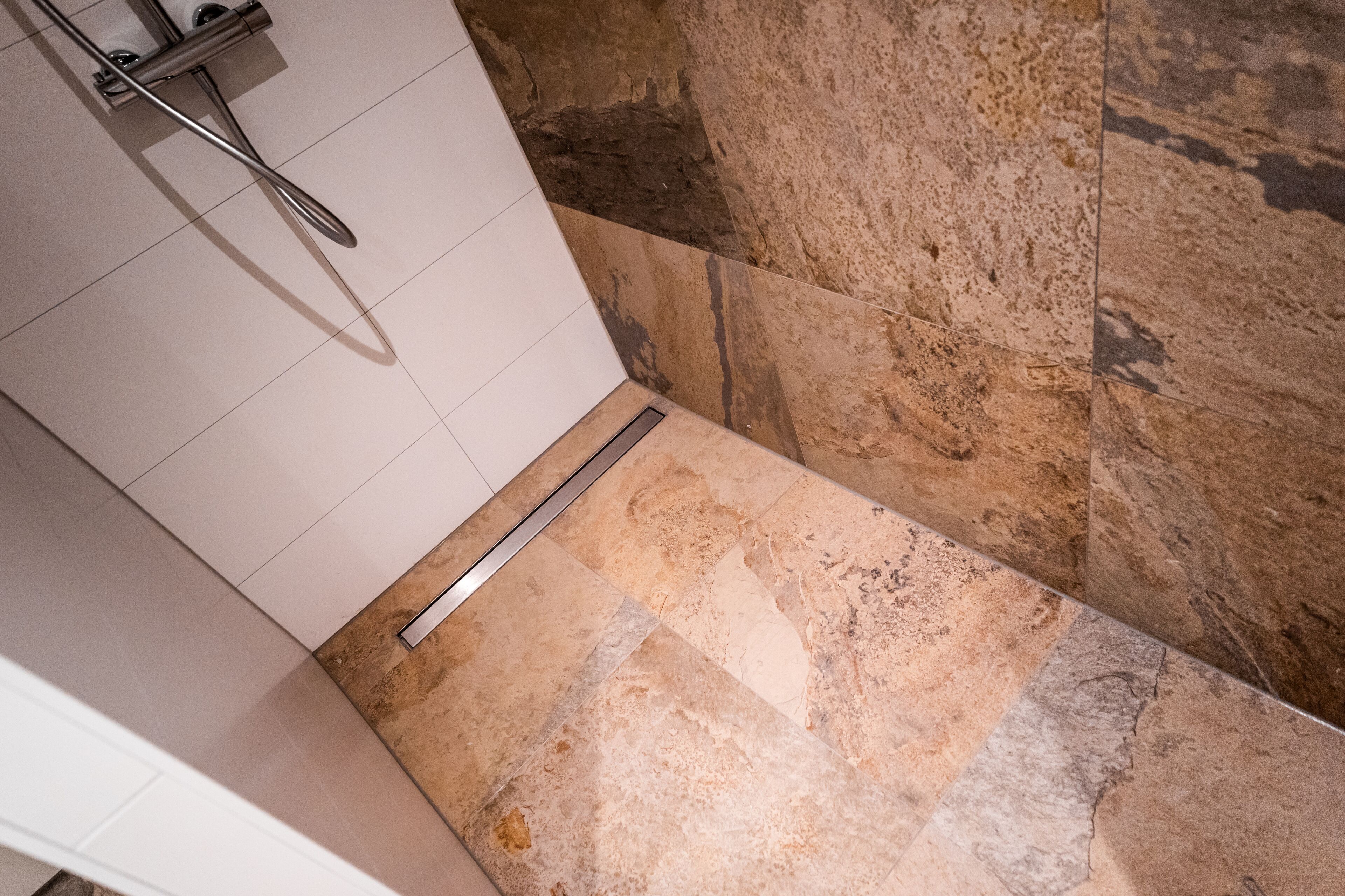 double room | bathroom shower