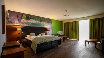 Suite | Pillowtop-bedden, een minibar, een kluis op de kamer, een bureau