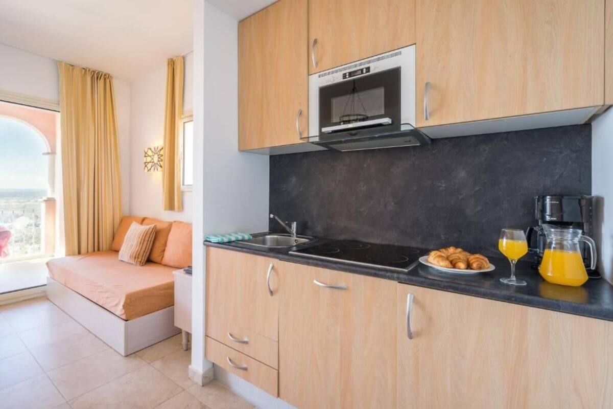 Private kitchen | Coffee/tea maker, fridge, microwave, dishwasher