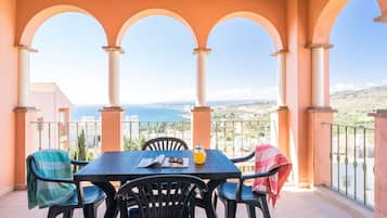 Apartment, 1 Bedroom, Balcony, Sea View | 2 bedrooms, cots/infant beds, free WiFi, bed sheets