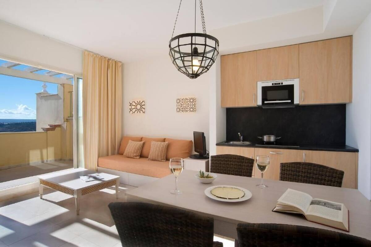 Living area | TV