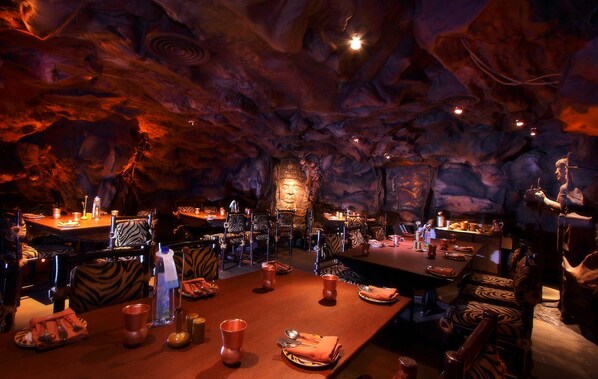 2 restaurants, breakfast, lunch, dinner served; Afghan cuisine  - The President Hotel (Bengaluru)