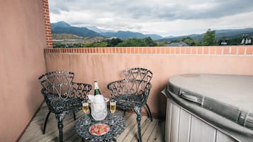 Indian Paintbrush / Hot Tub / Fireplace | Balcony