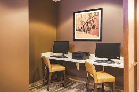 La Quinta Inn Suites by Wyndham Chicago Downtown - Image 26