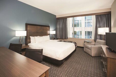 La Quinta Inn Suites by Wyndham Chicago Downtown - Image 57