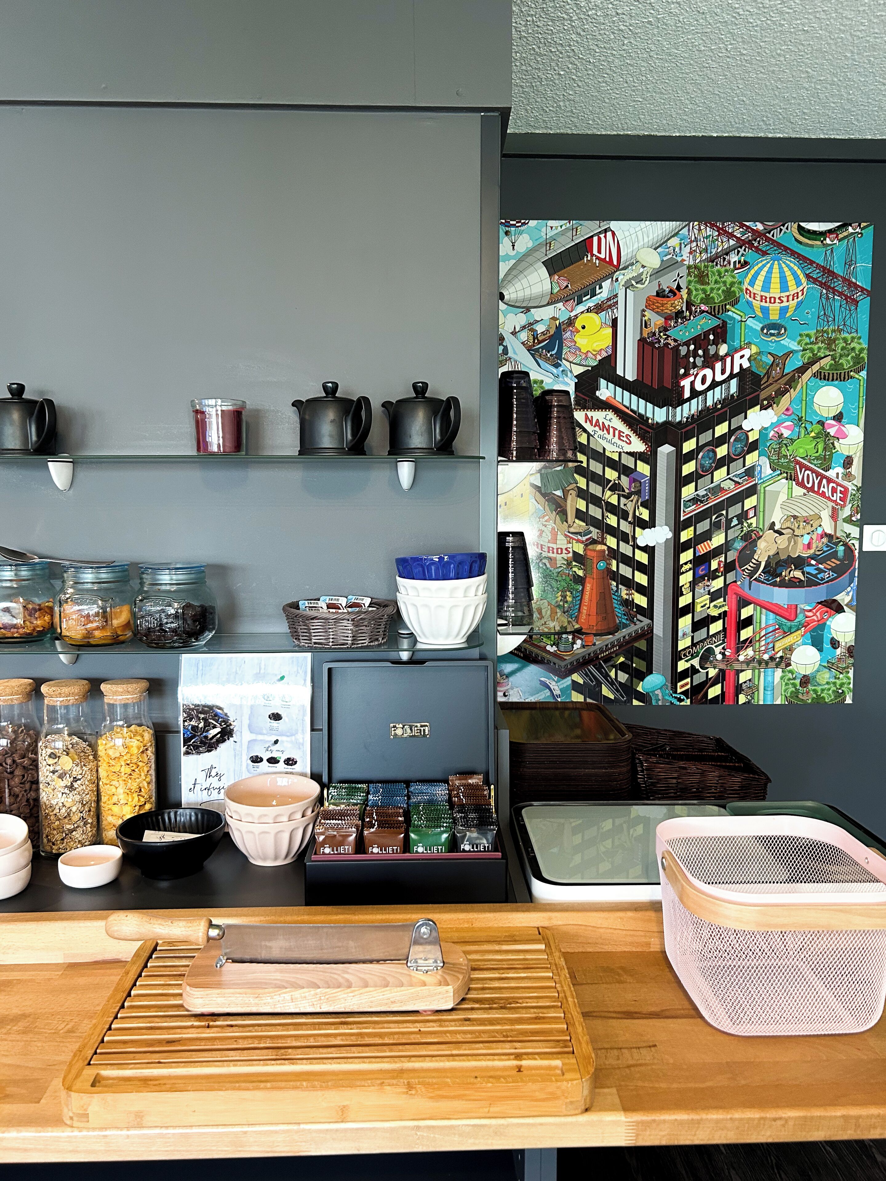 Daily buffet breakfast (EUR 10 per person)