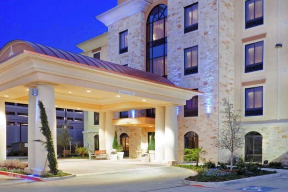 Comfort Inn & Suites Dallas Medical - Market Center