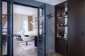 Junior Suite, Balcony (Old Town View)