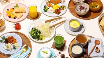 Free daily buffet breakfast