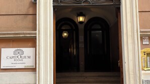 Front of property - Capitolium Rooms (Rome)