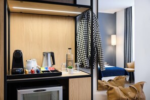 Literie hypoallergénique, minibar, coffres-forts dans les chambres