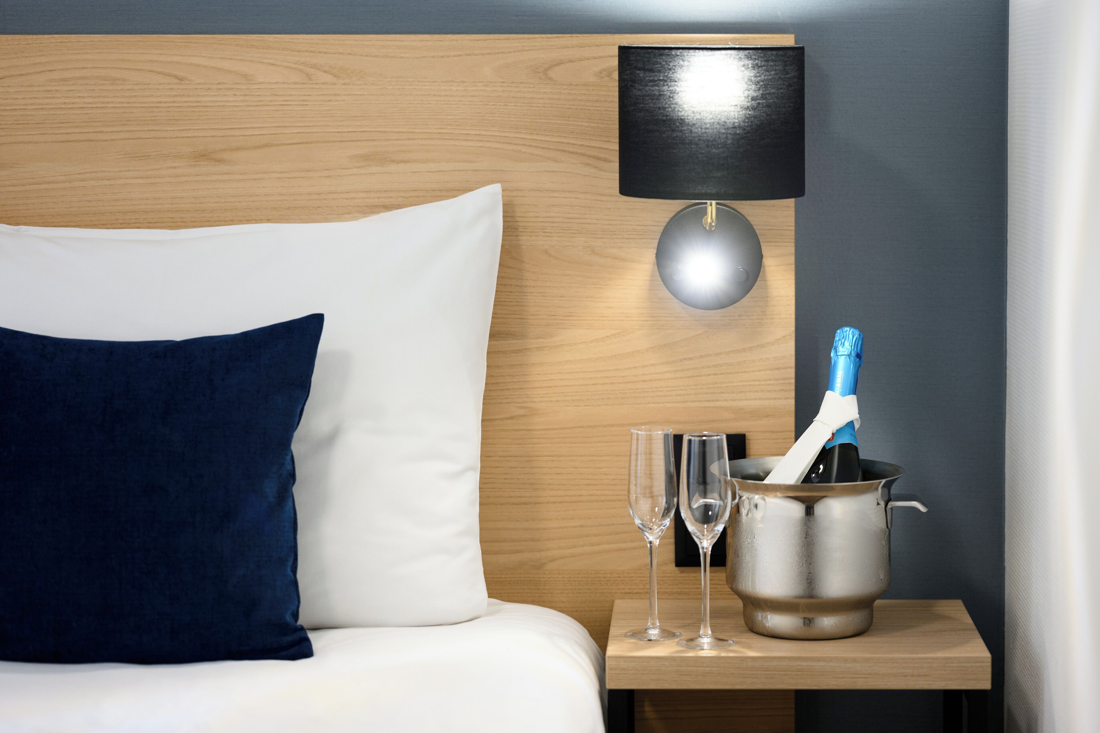 hypo-allergenic bedding, minibar, in-room safe, desk