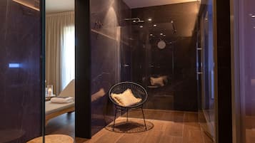 Sauna, boblebad, dampbad, tyrkisk bad/hammam, kropsbehandlinger
