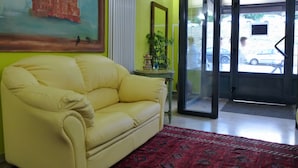 Lobby sitting area - Hotel San Paolo (Ferrara)