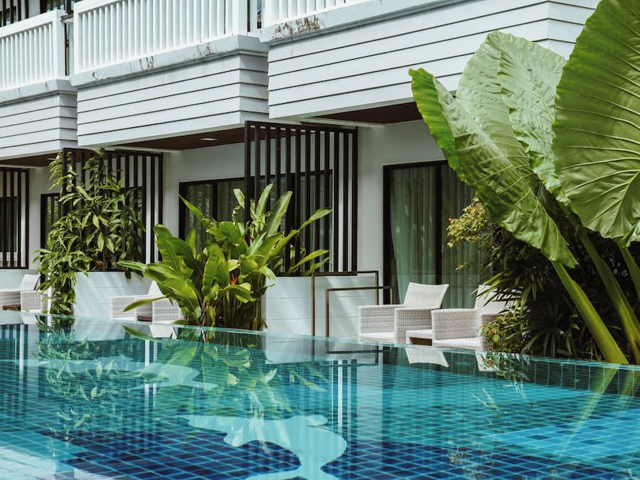 Deluxe Pool Access | In-room safe, desk, soundproofing, free WiFi