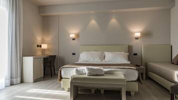 Tripla Superior, terrazzo | Minibar, una cassaforte in camera, tende oscuranti, insonorizzazione