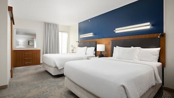 Premium bedding, desk, iron/ironing board, free WiFi