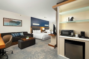 Premium bedding, desk, iron/ironing board, free WiFi - SpringHill Suites by Marriott McAllen Convention Center (McAllen)