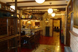 Bar (on property) - Hostería Camino (Luyego)