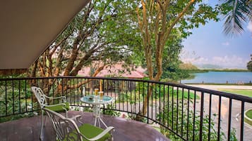 Villa, 1 Double Bed, River View | Egyptian cotton sheets, premium bedding, Select Comfort beds, minibar