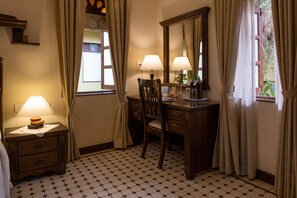 1 bedroom, Egyptian cotton sheets, premium bedding, Select Comfort beds