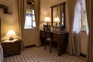 1 bedroom, Egyptian cotton sheets, premium bedding, Select Comfort beds