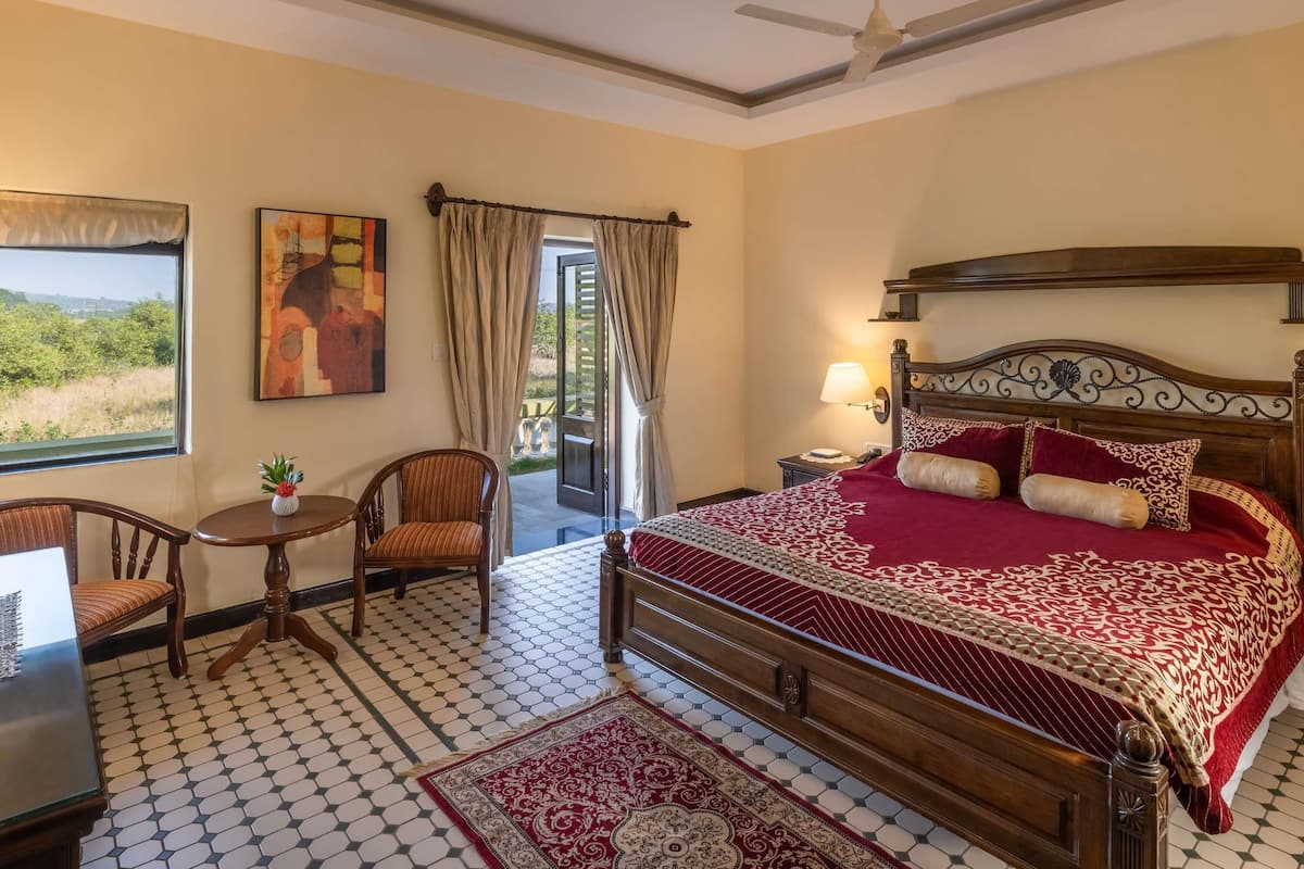 1 bedroom, Egyptian cotton sheets, premium bedding, Select Comfort beds