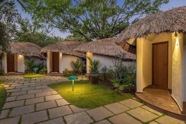 Villa, 1 Double Bed, River View | Egyptian cotton sheets, premium bedding, Select Comfort beds, minibar