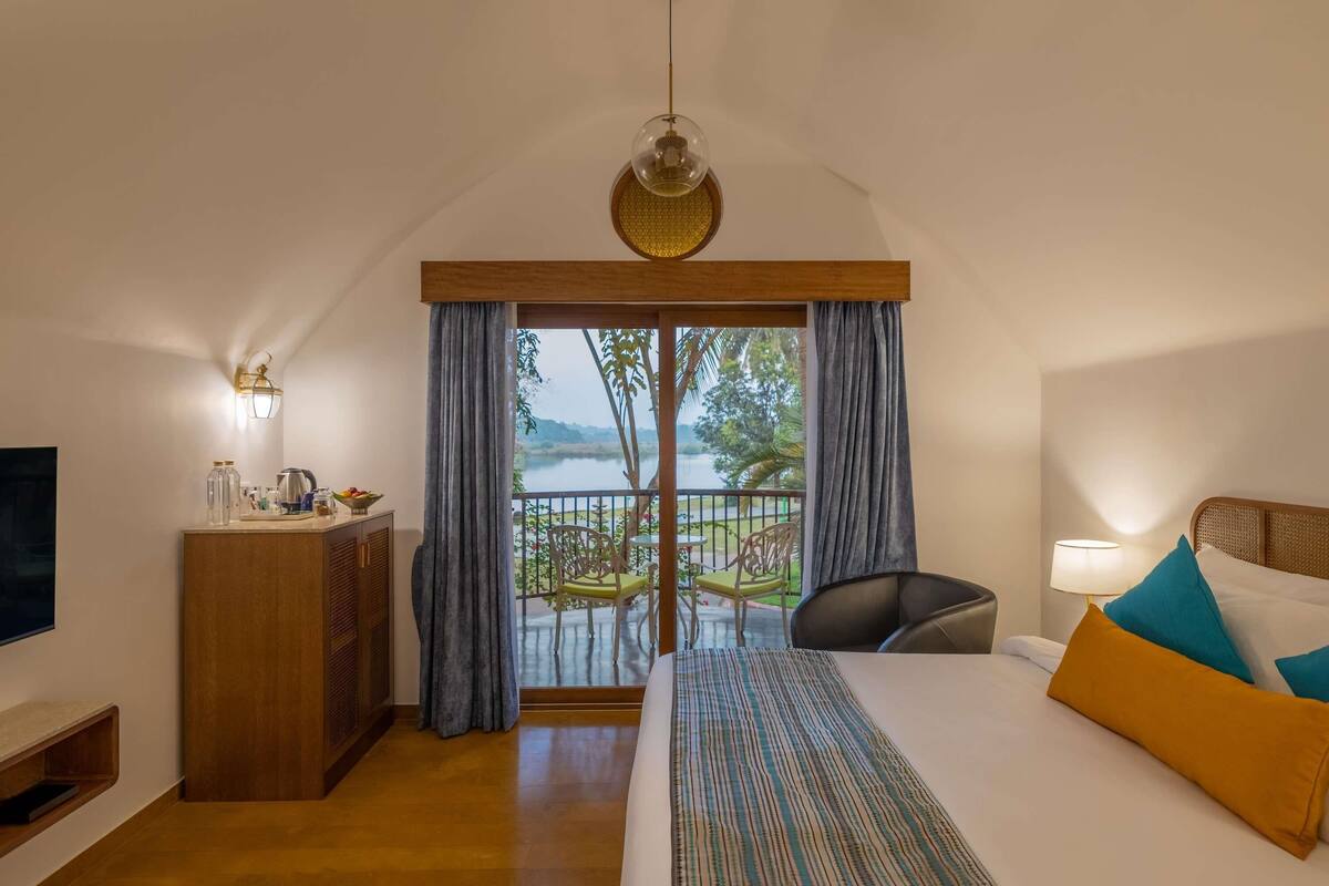 1 bedroom, Egyptian cotton sheets, premium bedding, Select Comfort beds