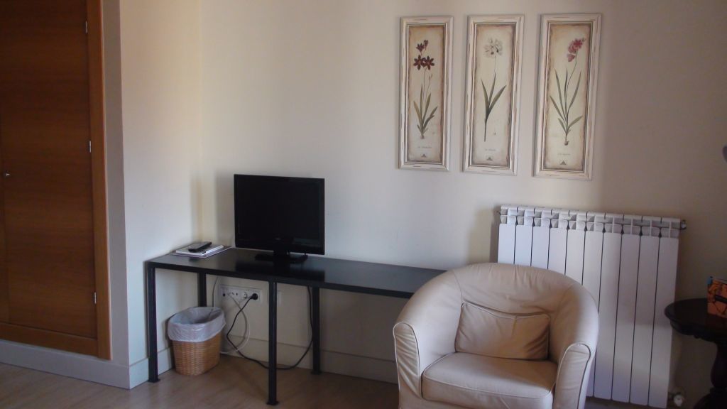 soundproofing, rollaway beds, free wifi