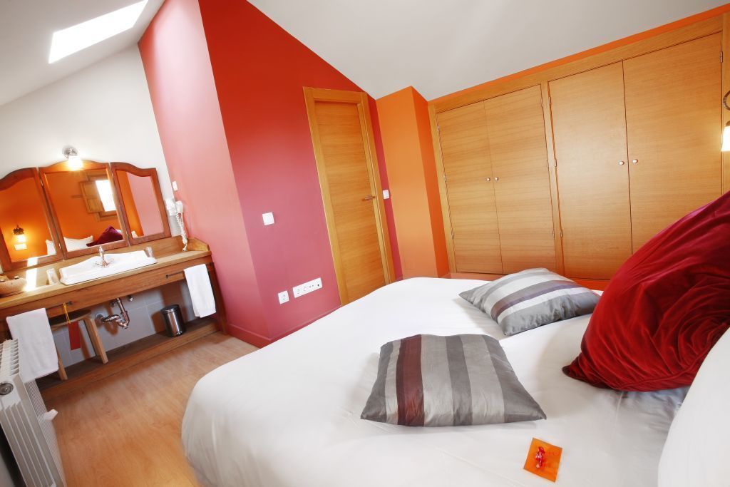 soundproofing, rollaway beds, free wifi