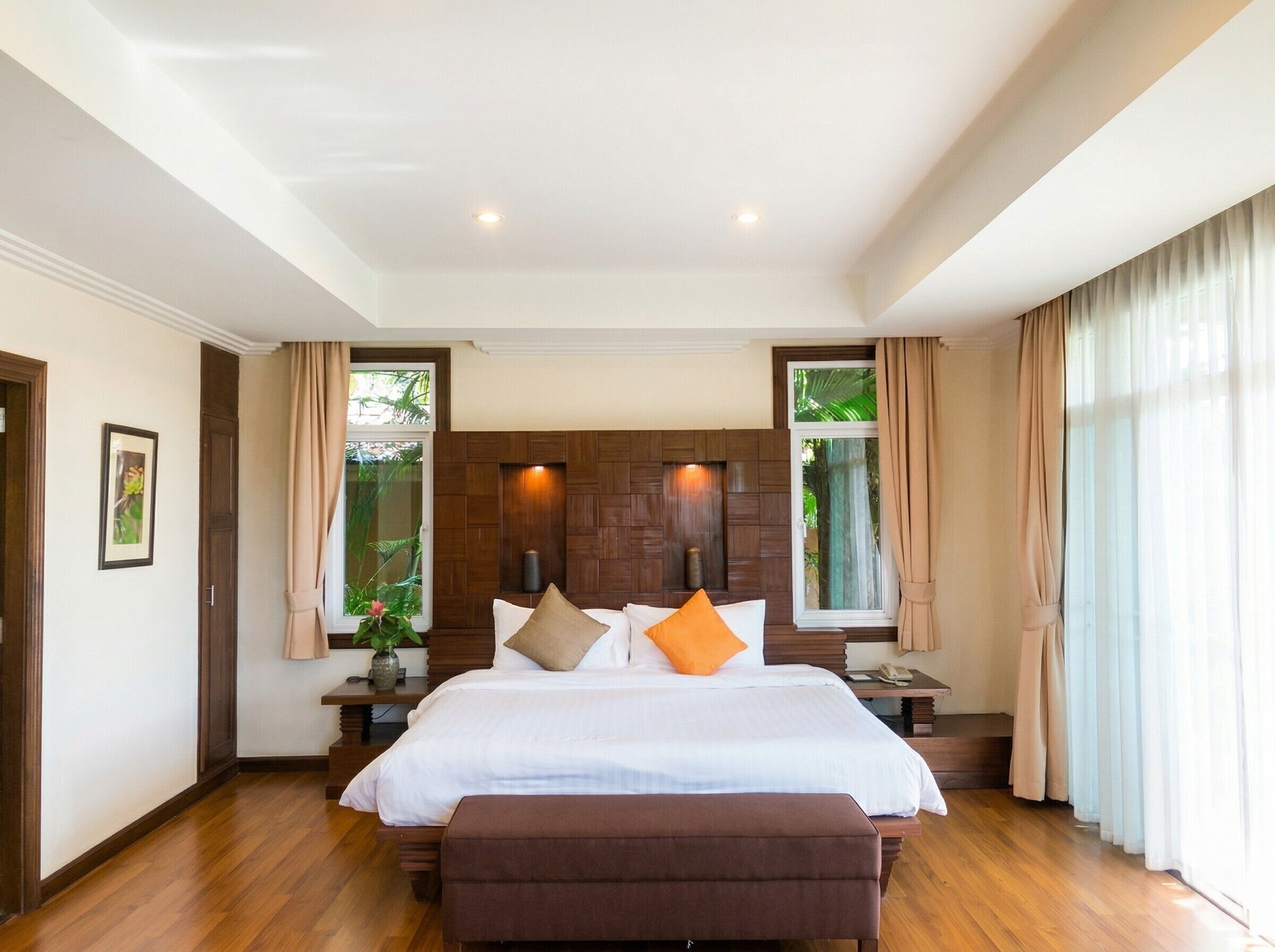 Standard Suite | Ropa de cama de alta calidad, edredón y minibar 