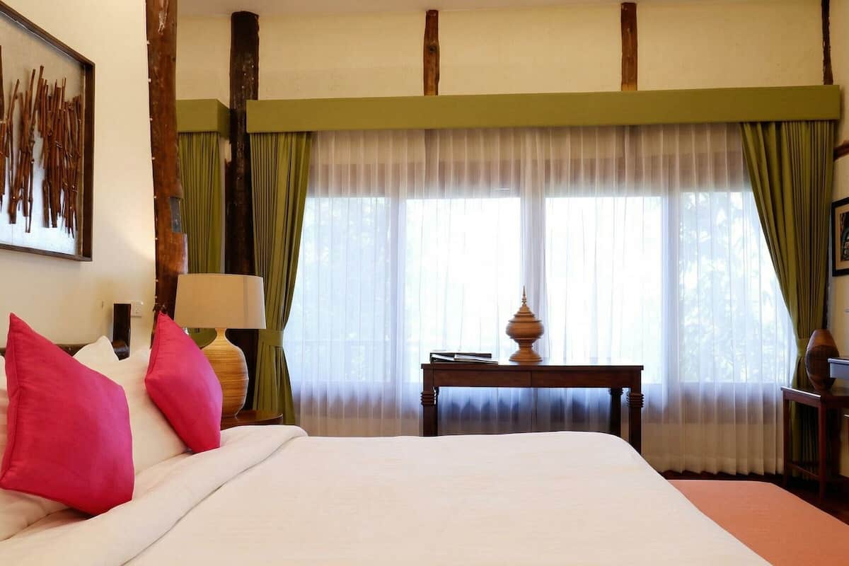 Habitación estándar | Ropa de cama de alta calidad, edredón y minibar