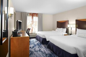 Desk, blackout curtains, iron/ironing board, free cots/infant beds - Fairfield Inn & Suites Milledgeville (Milledgeville)