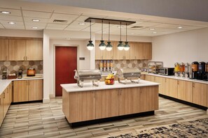 Free daily buffet breakfast - Homewood Suites by Hilton Macon-North (Macon)