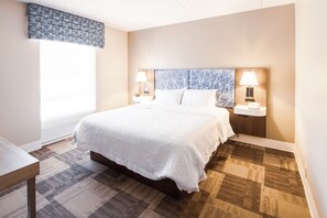 Strykejern/-brett, wi-fi (inkludert), sengetøy og vekkerklokke