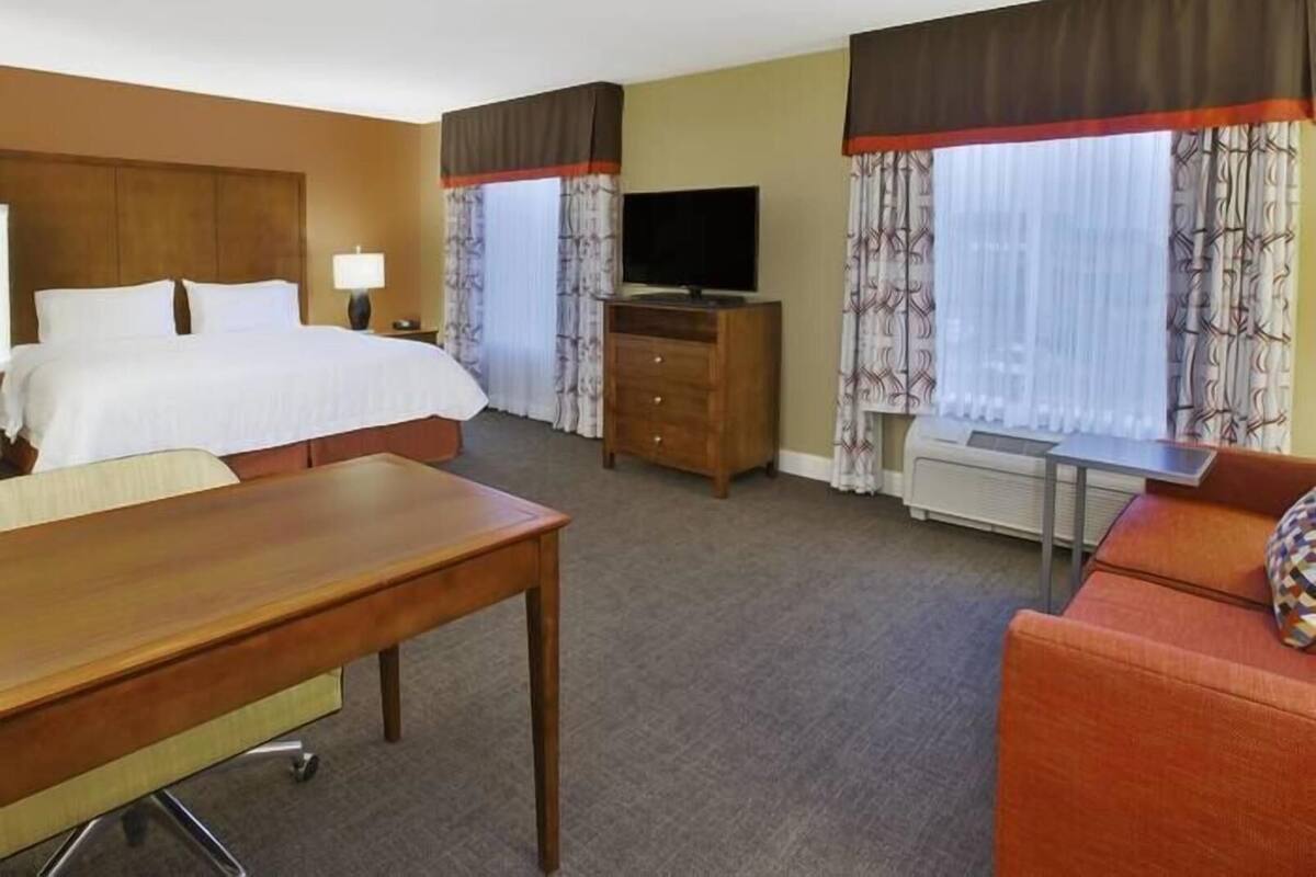 Desk, iron/ironing board, free cribs/infant beds, free WiFi