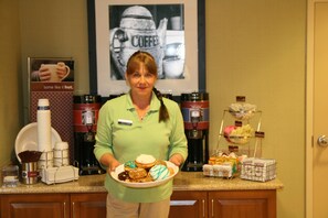 Restaurant - Hampton Inn - Suites Warren (Warren)