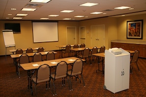 Meeting facility - Hampton Inn - Suites Warren (Warren)