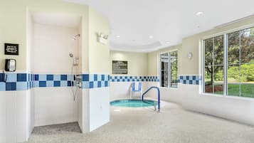 Indoor spa tub