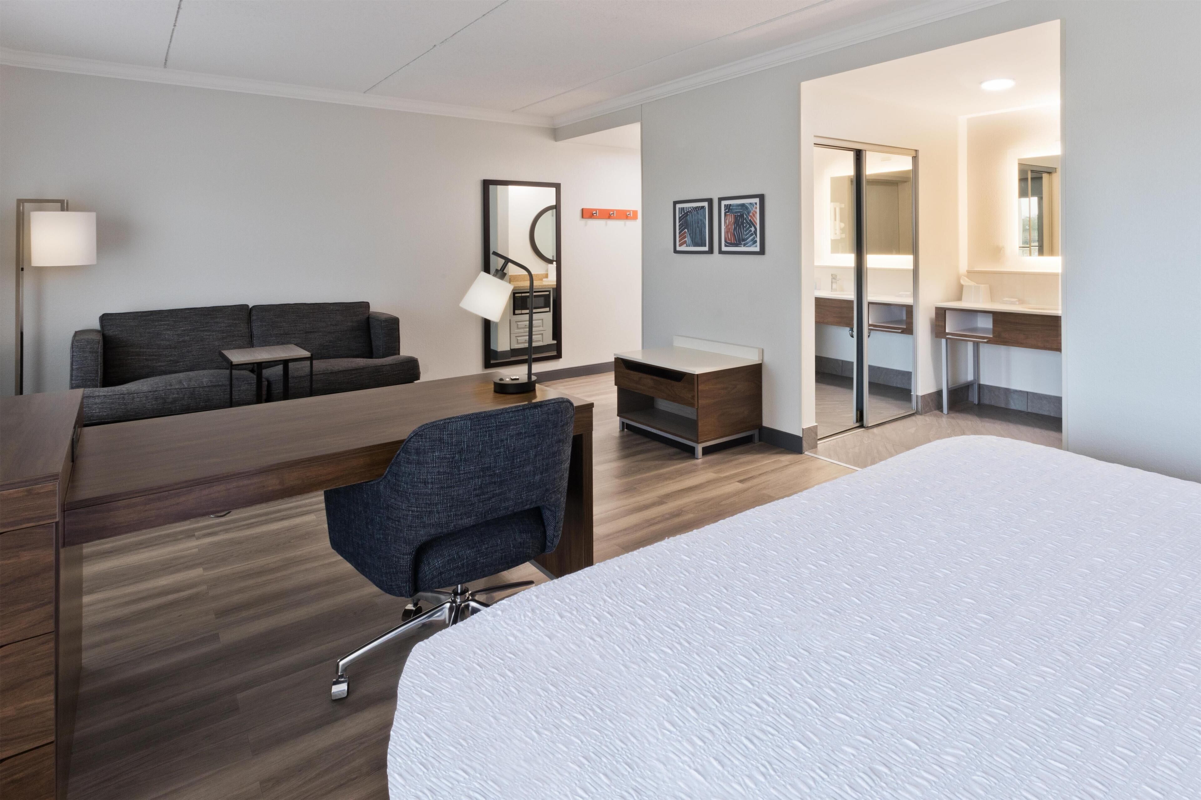 Cortinas opacas, tabla de planchar con plancha, wifi gratis