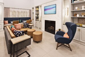 Lobby - Hampton Inn & Suites Lanett-West Point (Lanett)