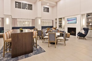 Buffet déjeuner gratuit tous les jours