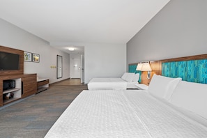 Chambre, 2 grands lits, accessible aux personnes à mobilité réduite, non-fumeur | Coffre-fort, fer et planche à repasser, lits d’appoint