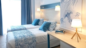 In-room safe, desk, WiFi (free), bed sheets - Hotel Salou Beach Rentalmar  (Salou)